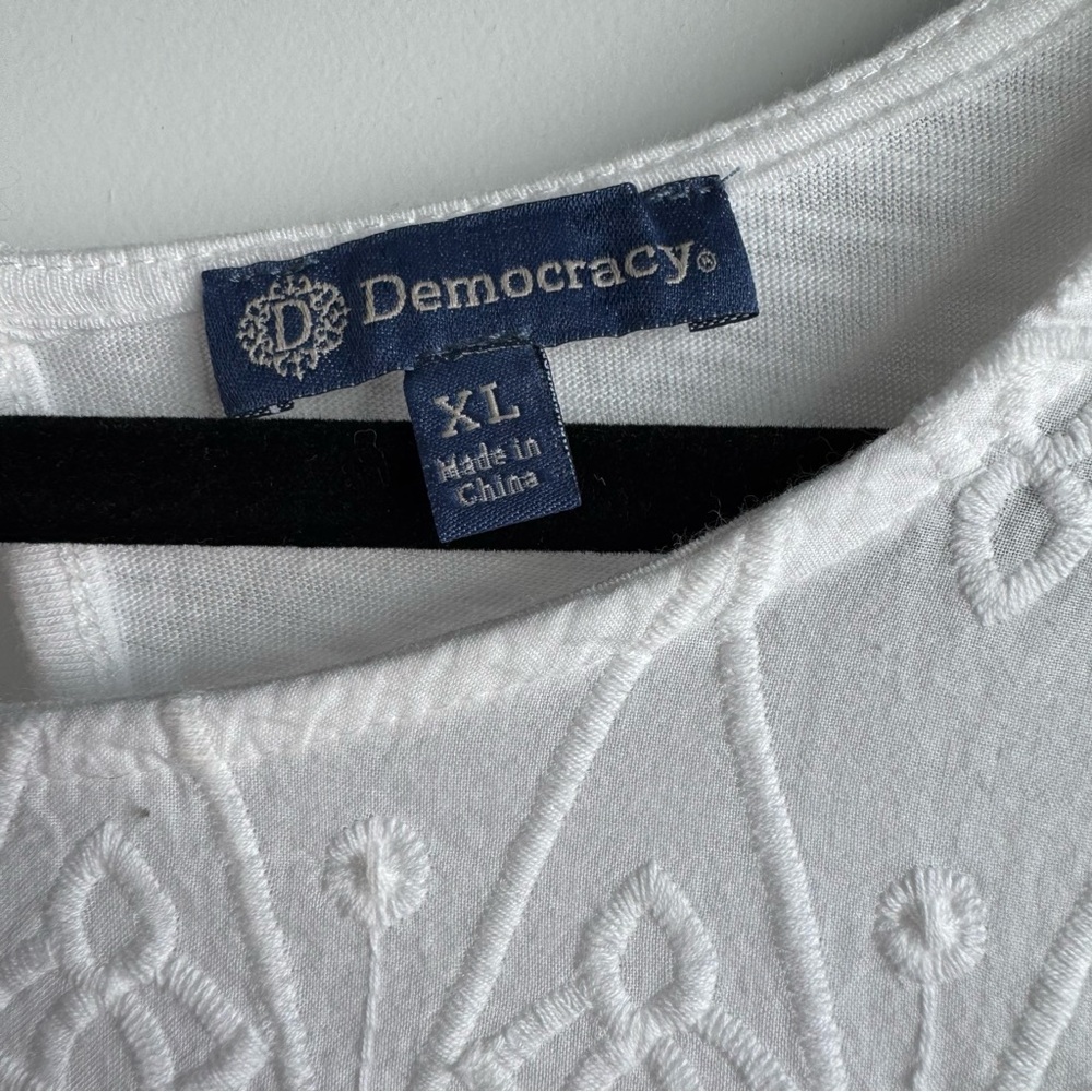 Democracy White Embroidered Bubble Hem Top XL - Picture 7 of 9